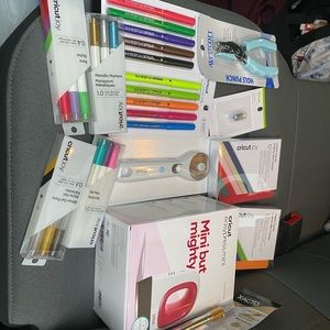 Cricut bundle